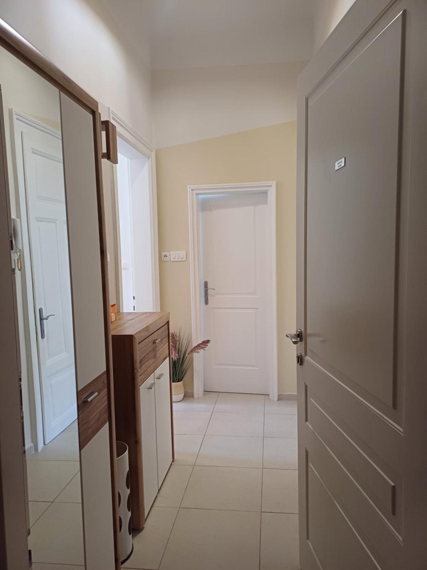 Apartment Zdenka - 100 M From The Beach Опатія Екстер'єр фото