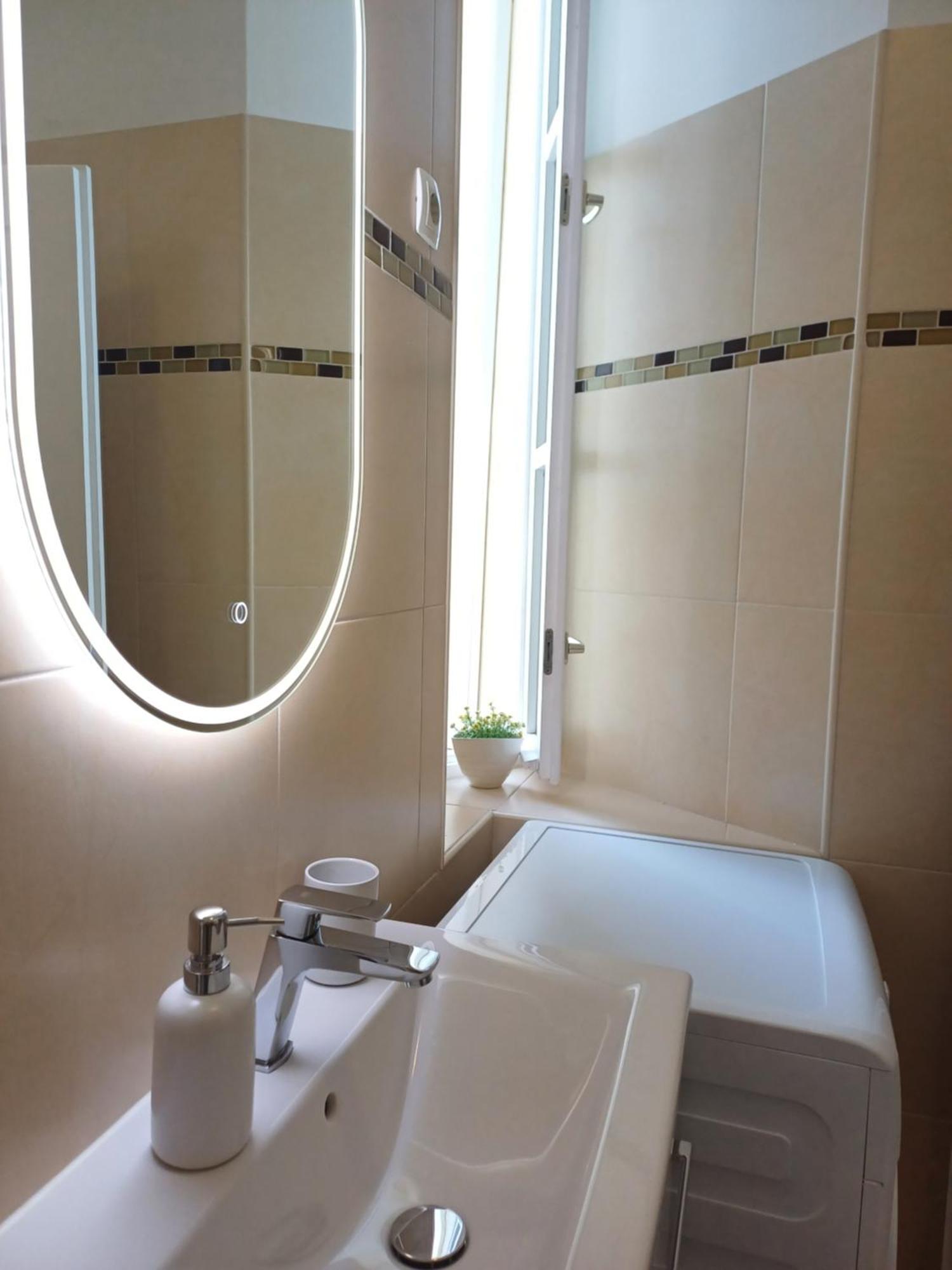 Apartment Zdenka - 100 M From The Beach Опатія Екстер'єр фото