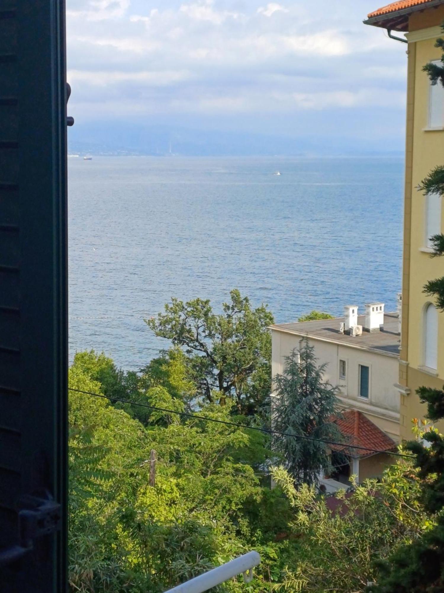 Apartment Zdenka - 100 M From The Beach Опатія Екстер'єр фото