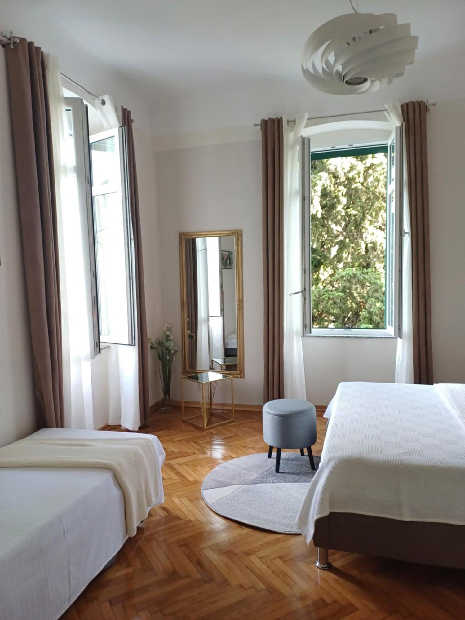 Apartment Zdenka - 100 M From The Beach Опатія Екстер'єр фото
